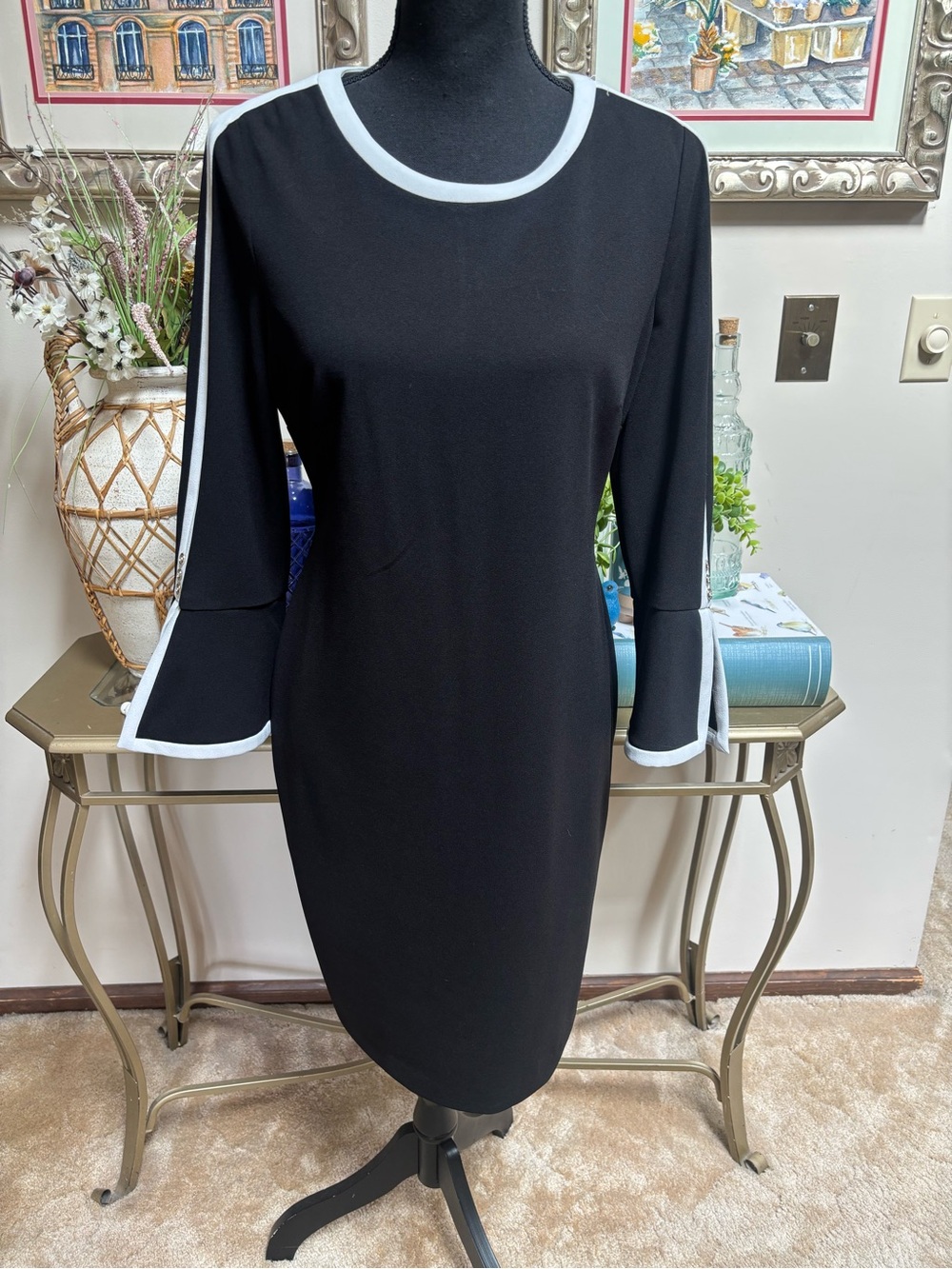 Tommy Hilfiger Classic Black Dress with White Trim - Elegant Sheath Size 8 - Picture 7 of 7